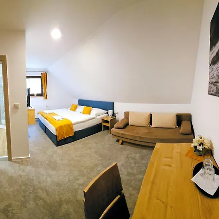 Hotel Pri Jazere Podbanské