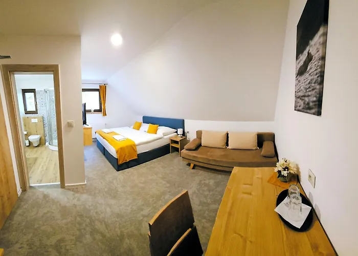 Hotel Pri Jazere Podbanské